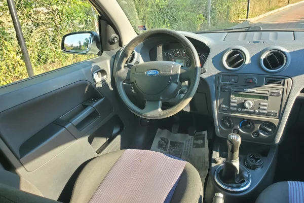 Makina ne shitje ne Durres - 4,000 Euro
