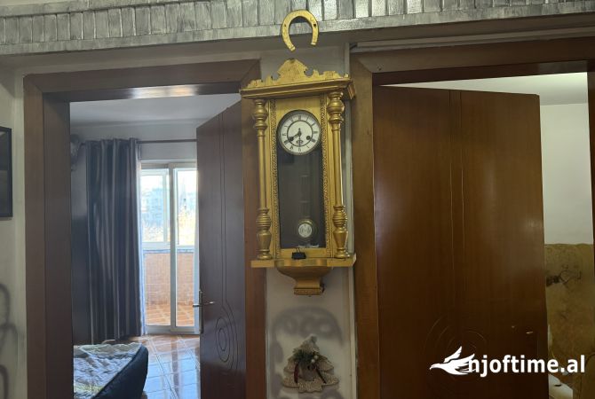 Shtepi ne shitje Apartament ne Tirane, 2+1, Mobilimi E mobiluar, Pagesa 145,000  Euro.