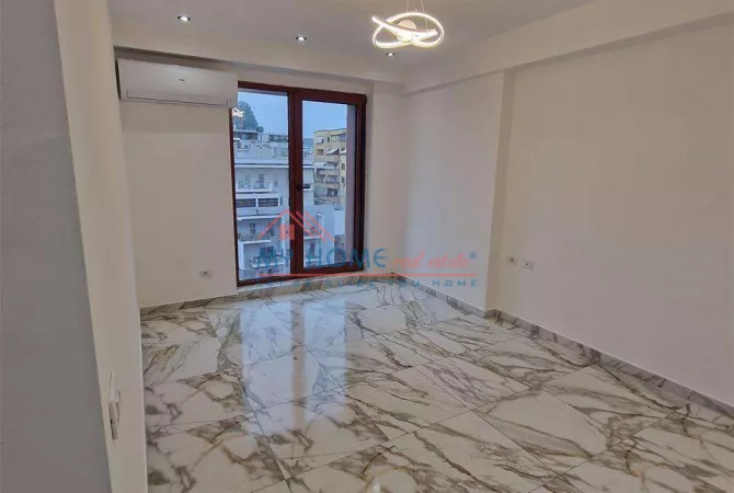 Ambient biznesi me qera 3+1 ne Tirane - 900 Euro