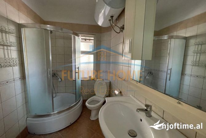 Shtepi ne shitje Apartament ne Tirane, 1+1, Mobilimi E mobiluar, Pagesa 90,000  Euro.