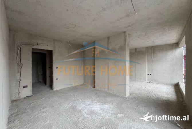 Shtepi ne shitje Apartament ne Tirane, 2+1, Mobilimi Bosh, pa mobiluar, Pagesa 260,000  Euro.