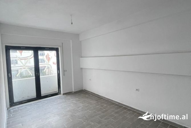 Shtepi me qera 2+1 ne Tirane - 400 Euro
