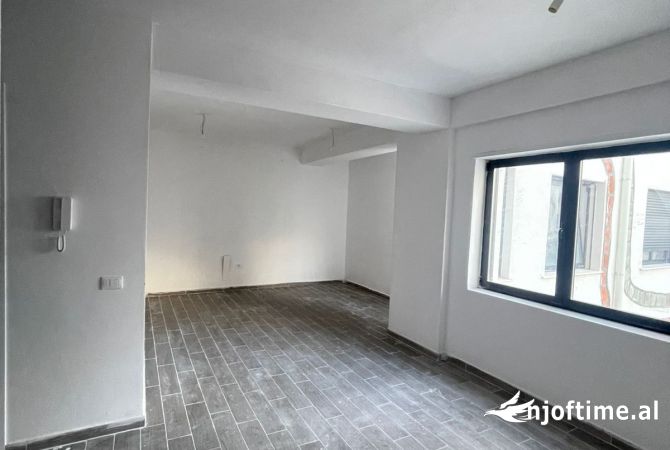 Shtepi me qera 2+1 ne Tirane - 400 Euro