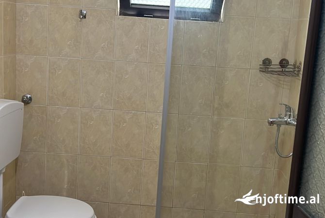 Shtepi me qera Apartament ne Tirane, 2+1, Mobilimi E mobiluar, Pagesa 700  Euro.