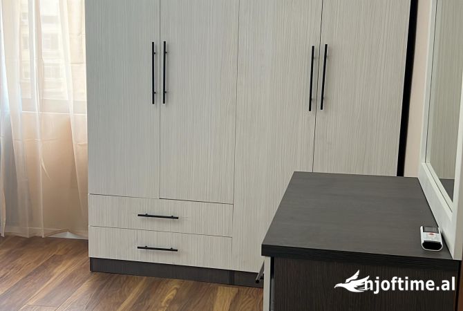 Shtepi me qera Apartament ne Tirane, 2+1, Mobilimi E mobiluar, Pagesa 700  Euro.
