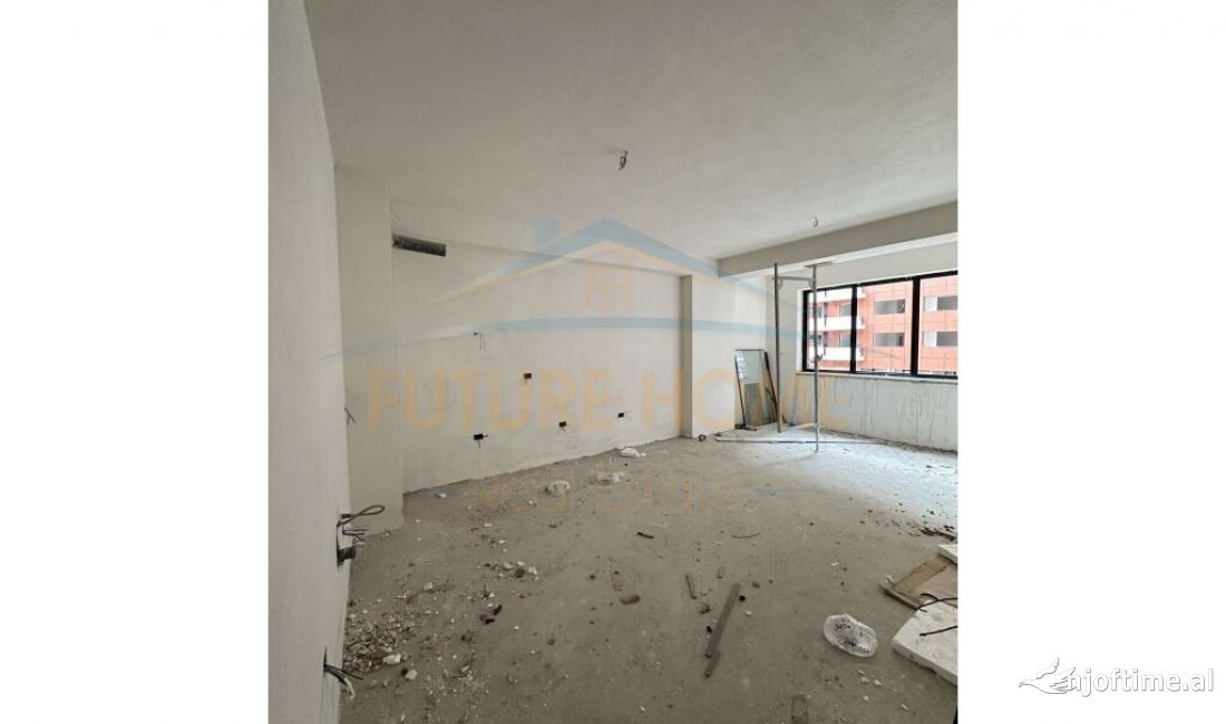 Shtepi ne shitje Apartament ne Tirane, 2+1, Mobilimi Bosh, pa mobiluar, Pagesa 116,760  Euro.