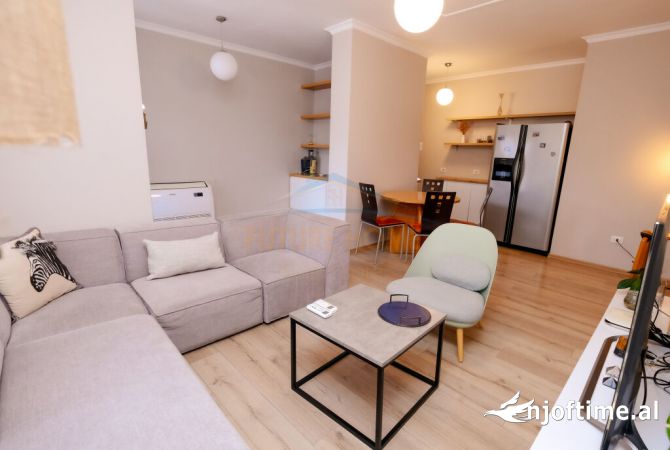 Shtepi ne shitje Apartament ne Tirane, 2+1, Mobilimi E mobiluar, Pagesa 290,000  Euro.