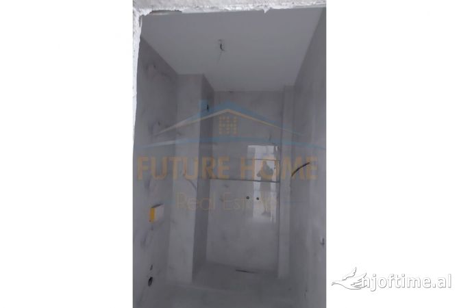 Shtepi ne shitje Apartament ne Tirane, 1+1, Mobilimi Bosh, pa mobiluar, Pagesa 120,000  Euro.