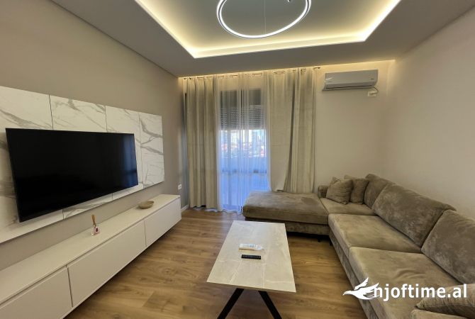 Shtepi me qera 2+1 ne Tirane - 900 Euro