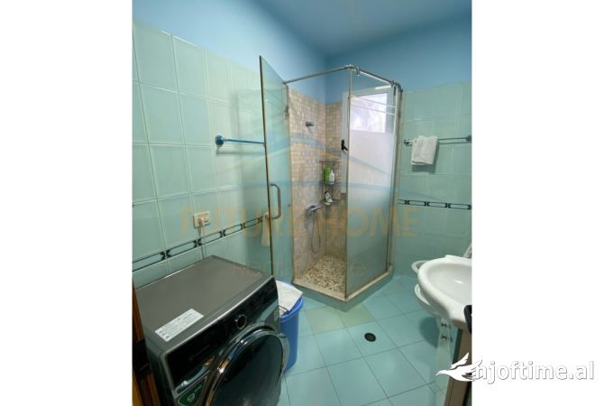 Shtepi ne shitje Apartament ne Tirane, 3+1, Mobilimi E mobiluar, Pagesa 185,000  Euro.