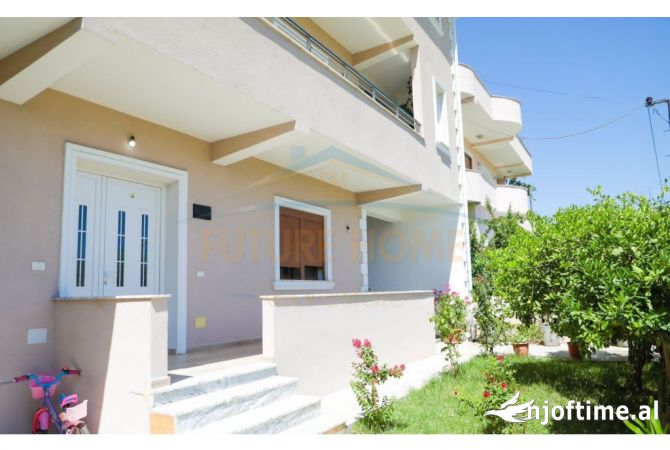 Shtepi ne shitje Vila Luksoze ne Tirane, 4+1, Mobilimi Pjeserisht e mobiluar, Pagesa 320,000  Euro.