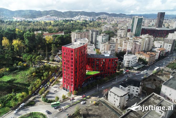 Ambient biznesi me qera 3+1 ne Tirane - 2,500 Euro