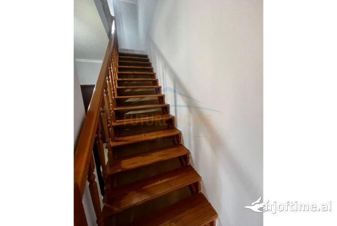 Shtepi ne shitje Apartament ne Tirane, 3+1, Mobilimi Bosh, pa mobiluar, Pagesa 310,000  Euro.