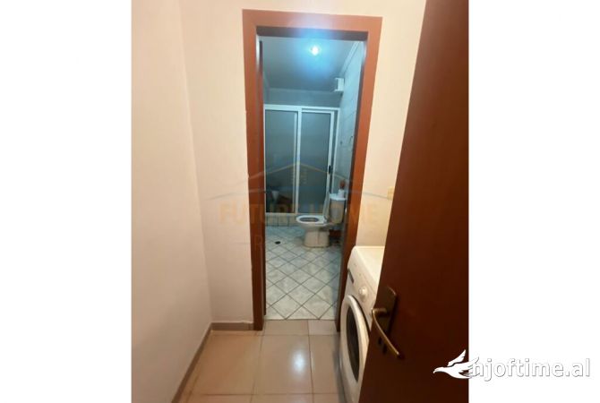 Shtepi ne shitje Apartament ne Tirane, 3+1, Mobilimi Bosh, pa mobiluar, Pagesa 310,000  Euro.