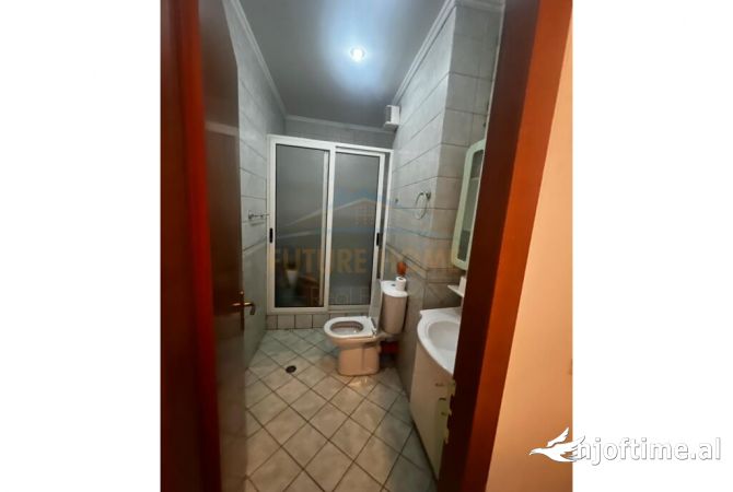 Shtepi ne shitje Apartament ne Tirane, 3+1, Mobilimi Bosh, pa mobiluar, Pagesa 310,000  Euro.