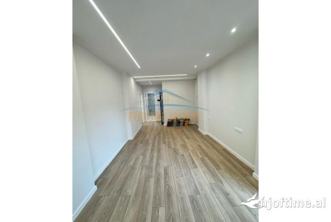 Shtepi ne shitje Apartament ne Tirane, 1+1, Mobilimi Bosh, pa mobiluar, Pagesa 117,000  Euro.