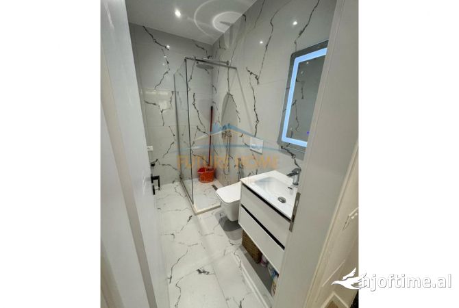 Shtepi ne shitje Apartament ne Tirane, 1+1, Mobilimi Bosh, pa mobiluar, Pagesa 117,000  Euro.