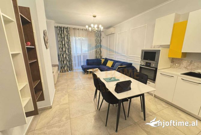 Shtepi ne shitje Apartament ne Tirane, 2+1, Mobilimi E mobiluar, Pagesa 165,000  Euro.