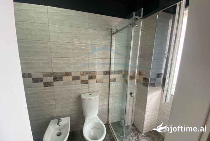 Shtepi ne shitje Apartament ne Tirane, 2+1, Mobilimi E mobiluar, Pagesa 200,000  Euro.