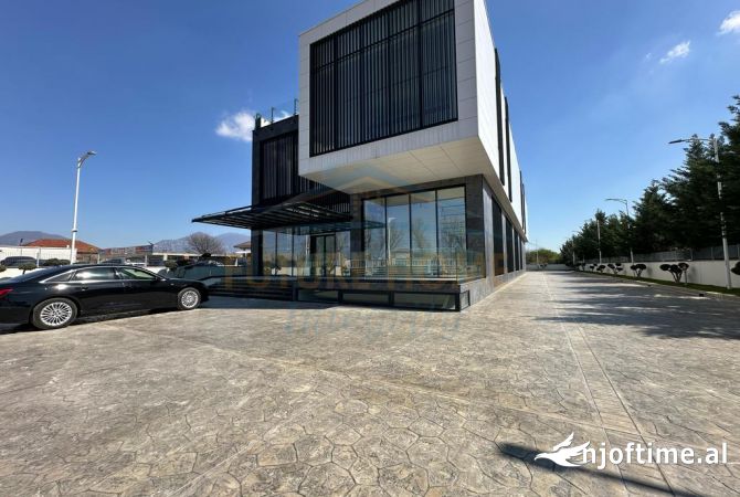 Ambient biznesi me qera 4+1 ne Tirane - 15,000 Euro