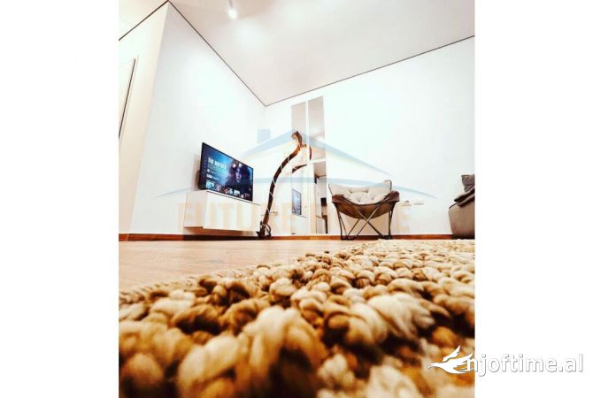 Shtepi ne shitje Apartament ne Tirane, 1+1, Mobilimi E mobiluar, Pagesa 250,000  Euro.