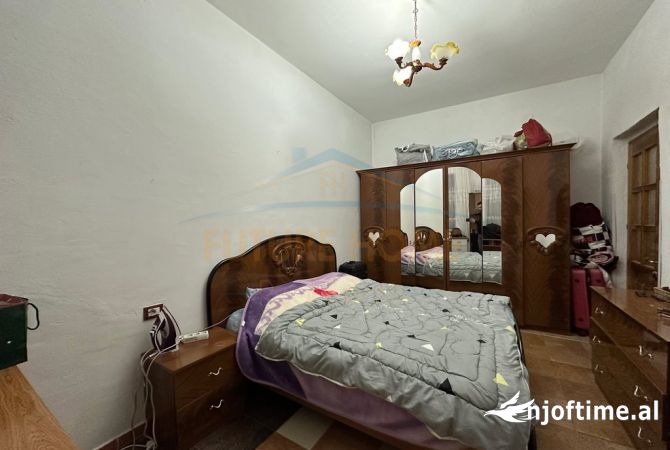 Shtepi ne shitje Apartament ne Tirane, 1+1, Mobilimi E mobiluar, Pagesa 90,000  Euro.