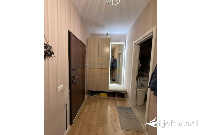 Shtepi ne shitje Apartament ne Tirane, 2+1, Mobilimi E mobiluar, Pagesa 155,000  Euro.
