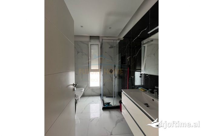 Shtepi me qera Apartament ne Tirane, 2+1, Mobilimi E mobiluar, Pagesa 700  Euro.