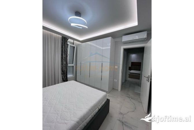 Shtepi me qera Apartament ne Tirane, 2+1, Mobilimi E mobiluar, Pagesa 700  Euro.