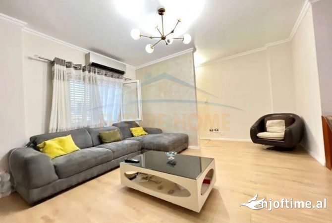 Shtepi ne shitje Apartament ne Tirane, 2+1, Mobilimi E mobiluar, Pagesa 200,000  Euro.