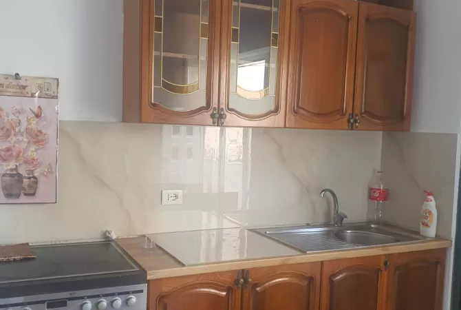 Shtepi me qera 1+1 ne Tirane - 25,000 Leke