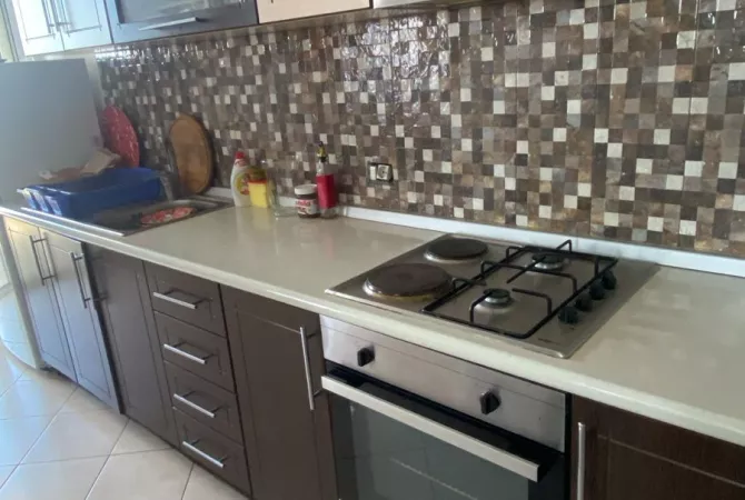 Shtepi me qera 1+1 ne Tirane - 30,000 Leke