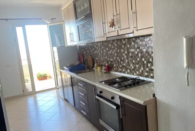 Shtepi me qera 1+1 ne Tirane - 30,000 Leke