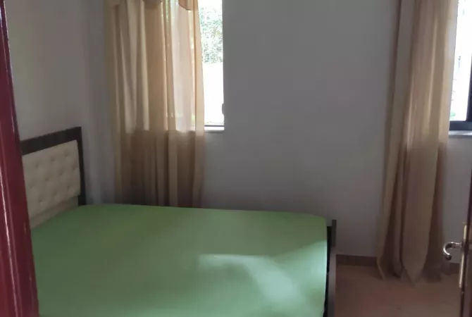 Shtepi me qera 1+1 ne Tirane - 30,000 Leke