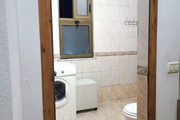 Shtepi me qera 1+1 ne Tirane - 35,000 Leke