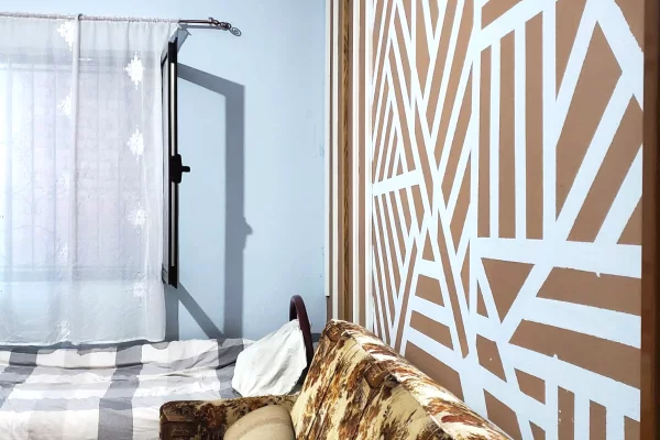 GARSIONERE 22000 LEKE.ISH PARKU I AUTOBUZAVE.