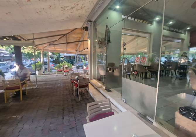 Ambient biznesi me qera 2+1 ne Tirane - 60,000 Leke