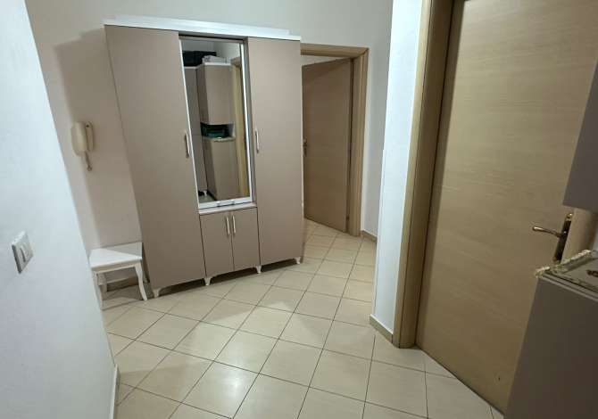 Shtepi ne shitje Apartament ne Tirane, 2+1, Mobilimi E mobiluar, Pagesa 128,000  Euro.