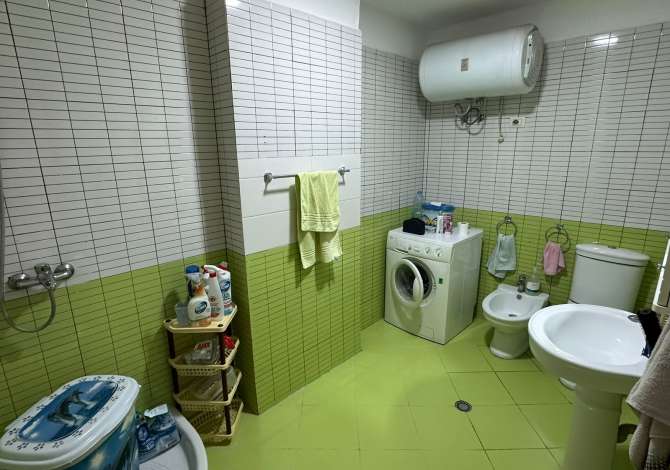 Shtepi ne shitje Apartament ne Tirane, 2+1, Mobilimi E mobiluar, Pagesa 128,000  Euro.