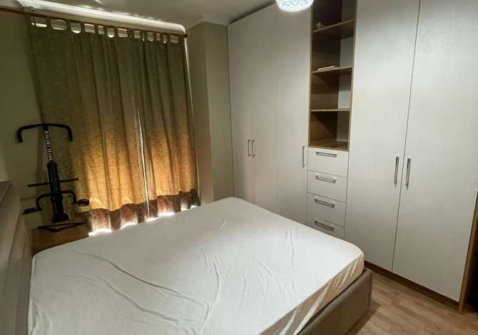 Shtepi me qera Apartament ne Tirane, 1+1, Mobilimi E mobiluar, Pagesa 550  Euro.