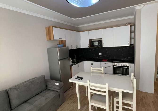 Shtepi me qera Apartament ne Tirane, 1+1, Mobilimi E mobiluar, Pagesa 550  Euro.