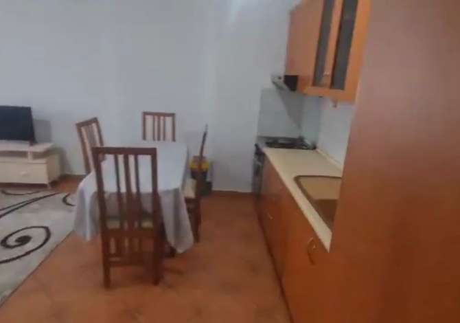 Shtepi me qera 1+1 ne Tirane - 40,000 Leke