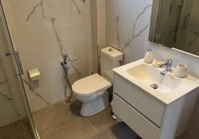 Shtepi ne shitje Apartament ne Tirane, 2+1, Mobilimi E mobiluar, Pagesa 180,000  Euro.