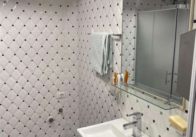 Jepet zyre e kompletuar pas Fakultetit te Shkencave , rruga haxhi hysen daliu