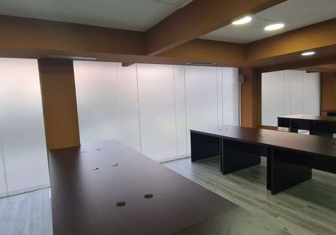 Ambient biznesi me qera 3+1 ne Tirane - 3,000 Euro