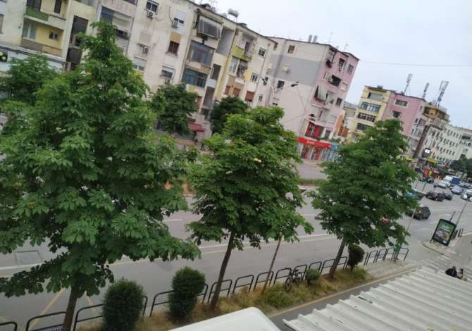 Jepet apartament 1+1(sigurohet dhe parkimi) tek Kryqezimi 21shit