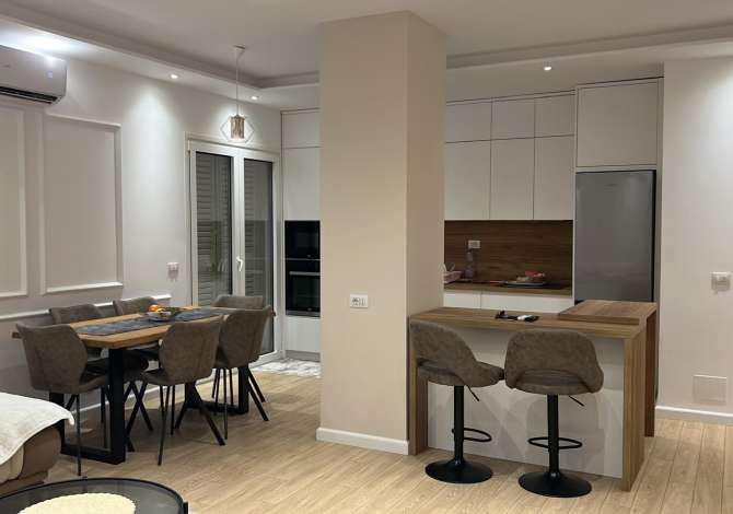 Casa in affitto 3+1 a Tirana - 1,000 Euro