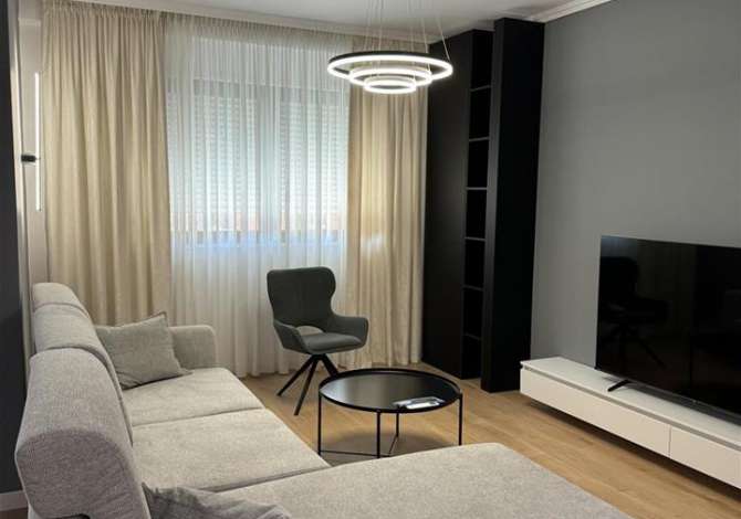 Shtepi me qera 2+1 ne Tirane - 1,400 Euro