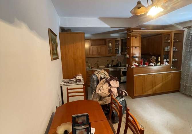Shtepi me qera 2+1 ne Tirane - 40,000 Leke