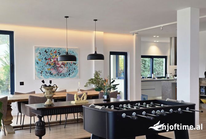 Shtepi me qera Vila Luksoze ne Tirane, 6+1, Mobilimi E mobiluar, Pagesa 6,500  Euro.